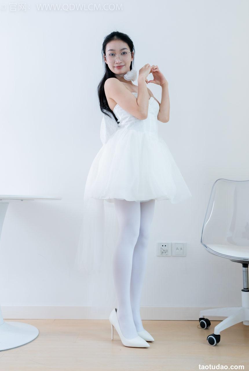 物恋传媒 NO.2233 小影-小影-高跟鞋、厚白丝[150P-1V-4.35G]