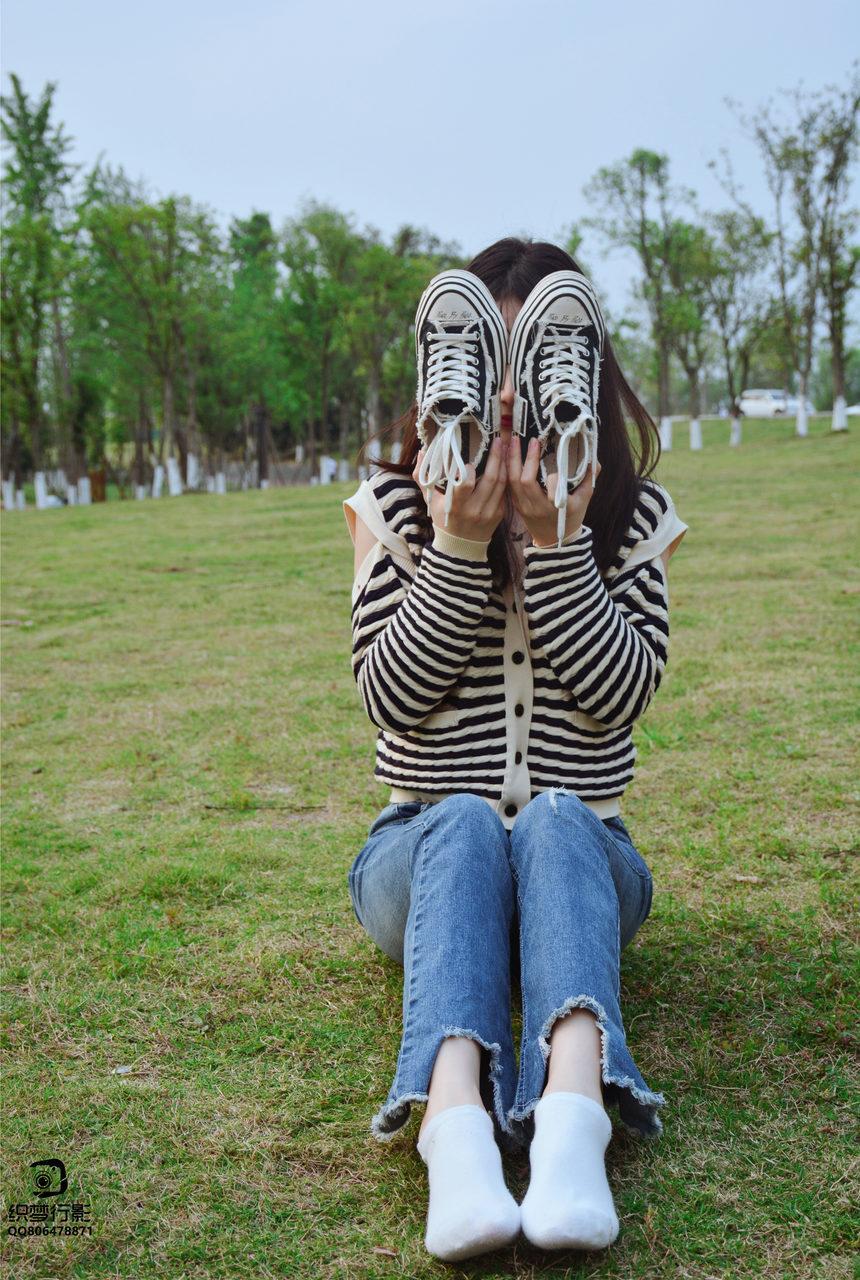 [织梦映像]NO.042 草地白袜[80P+1V／2.47GB]