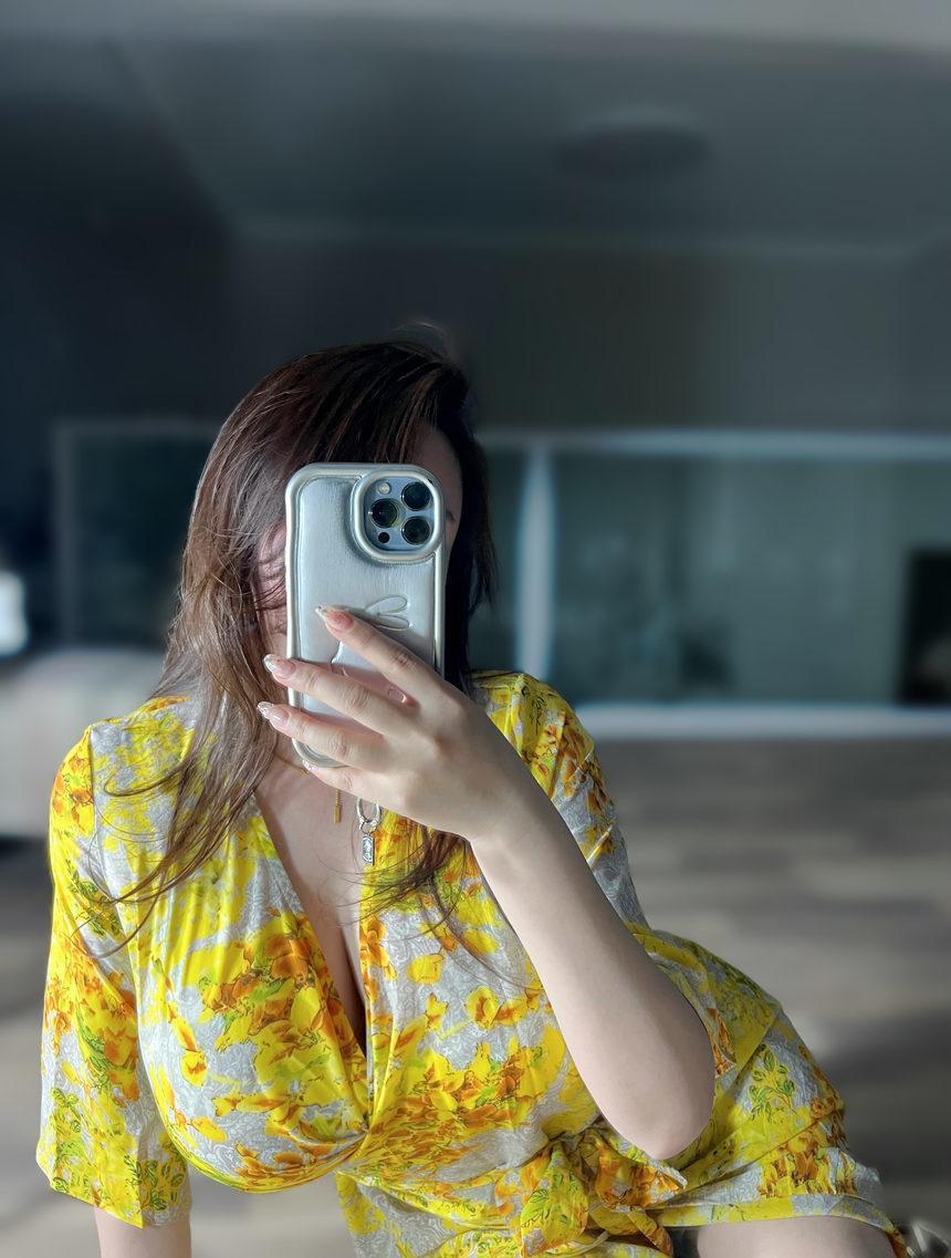 MIYA - 黄色战袍 [11P-50MB]