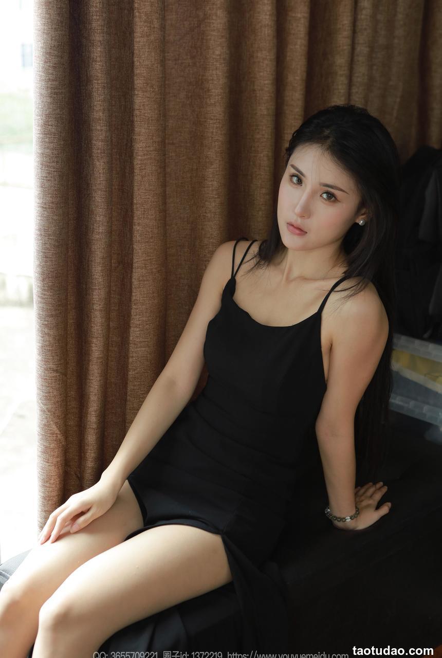 [IESS异思趣向] 2024.09.09 丝享家 1841 小宝《吊带高叉裙》[83P-72MB]