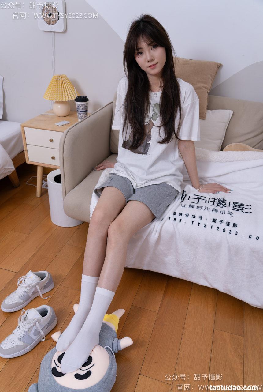 甜予摄影 NO.062 璇璇-板鞋、白棉袜、踩蜡笔小新玩偶剧情[134P+2V／11.2GB]