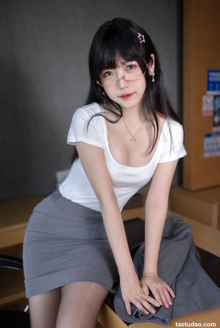 不呆猫 – OL 顶头上司[91P-1V-1.42G]