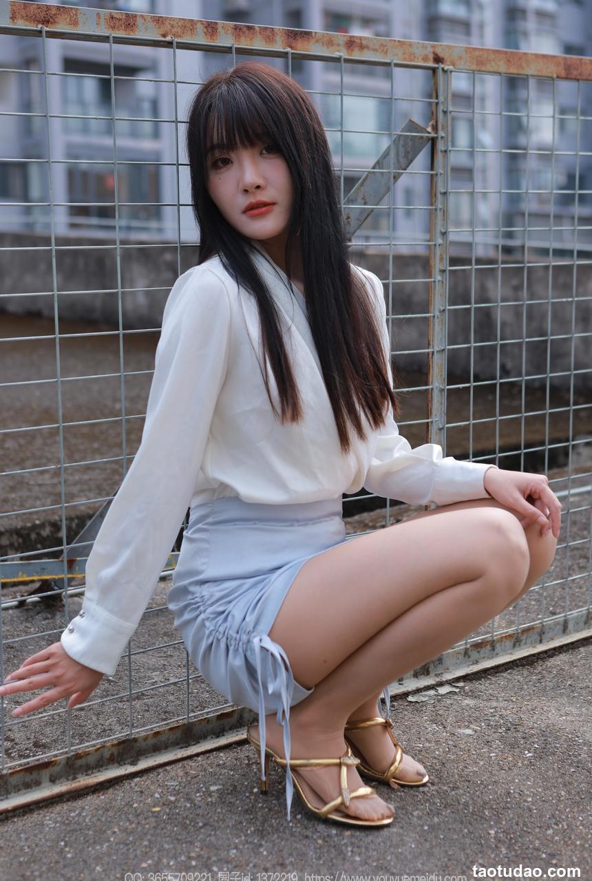 [IESS异思趣向] 2024.11.10 丝享家 1894 婉萍《蓝色短裙（下）》[89P-108MB]