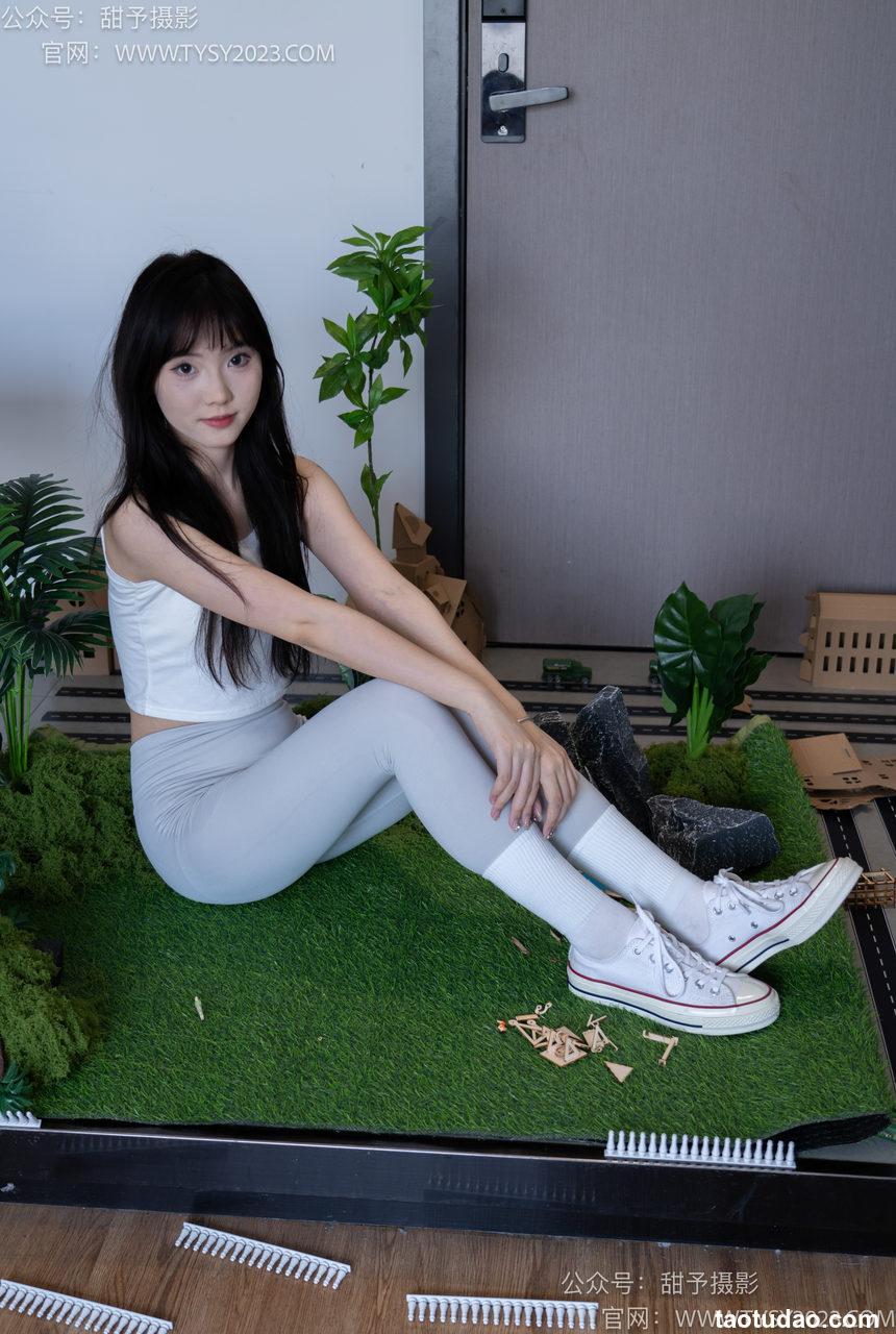 甜予摄影 NO.104 璇璇-帆布鞋、白棉袜、裸足、小人国剧情[134P+2V／10.2GB]