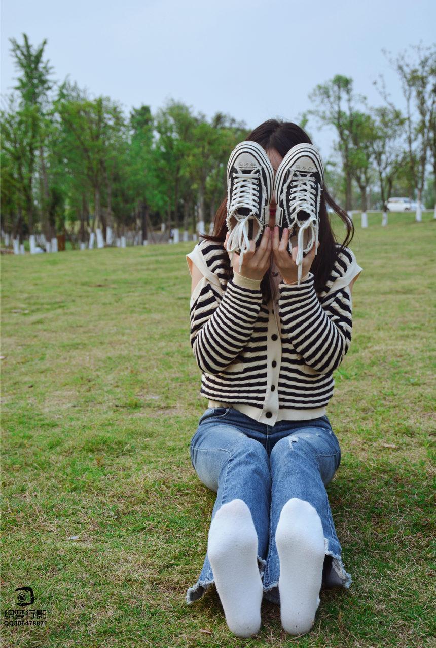 [织梦映像]NO.042 草地白袜[80P+1V／2.47GB]