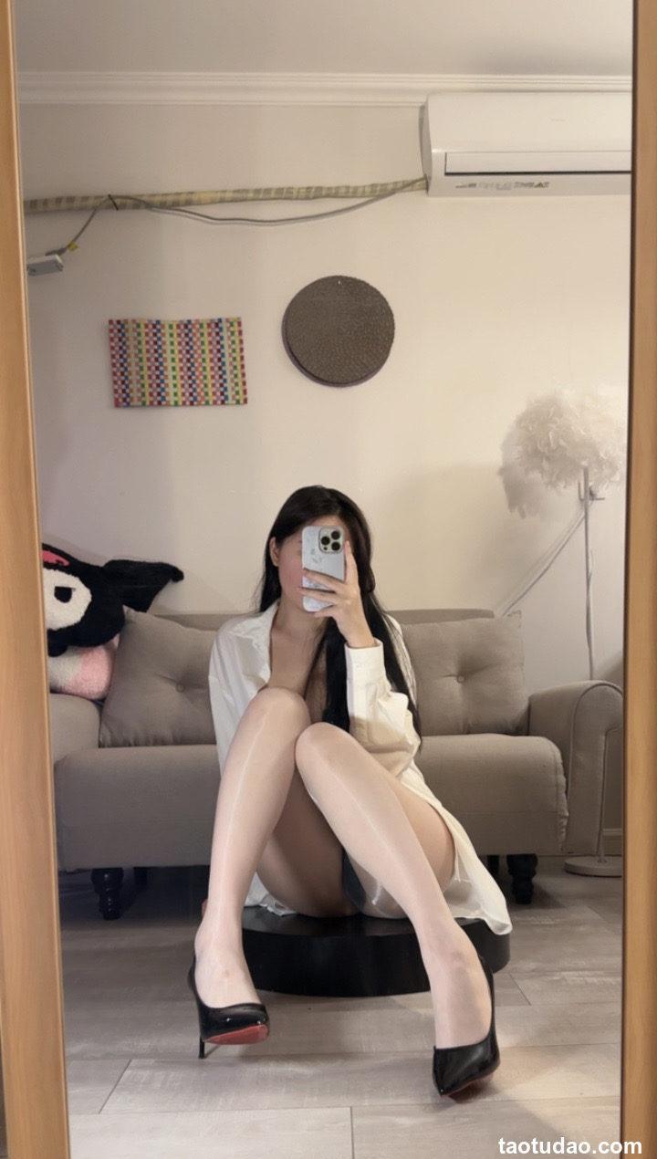 玫桃泡芙 - 纯欲妹纸[73P+26V-183MB]