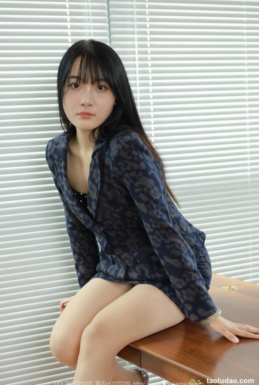 [IESS异思趣向] 2024.07.30 丝享家 1807 婉萍《阳光OL》[87P-89.7M]