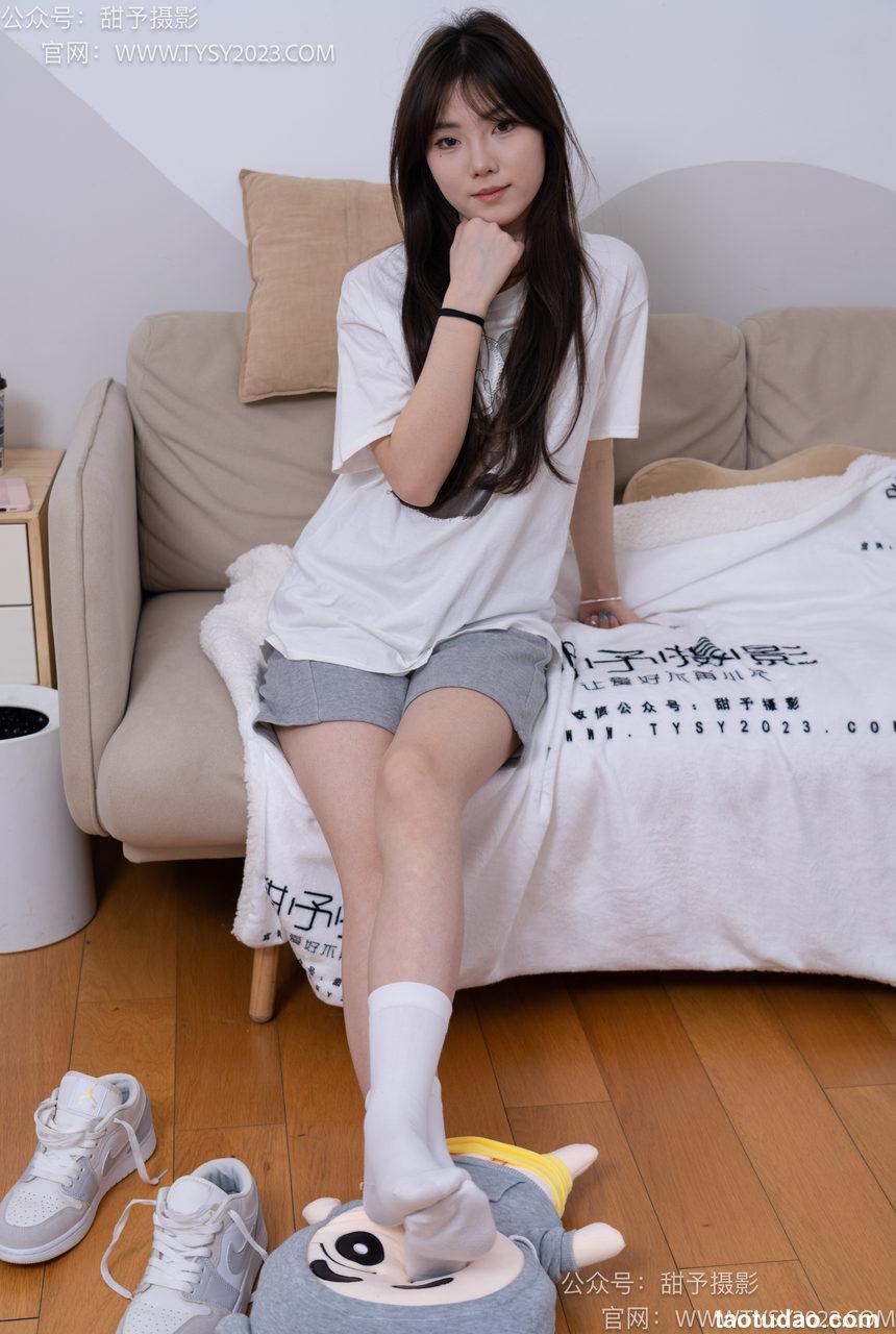 甜予摄影 NO.062 璇璇-板鞋、白棉袜、踩蜡笔小新玩偶剧情[134P+2V／11.2GB]