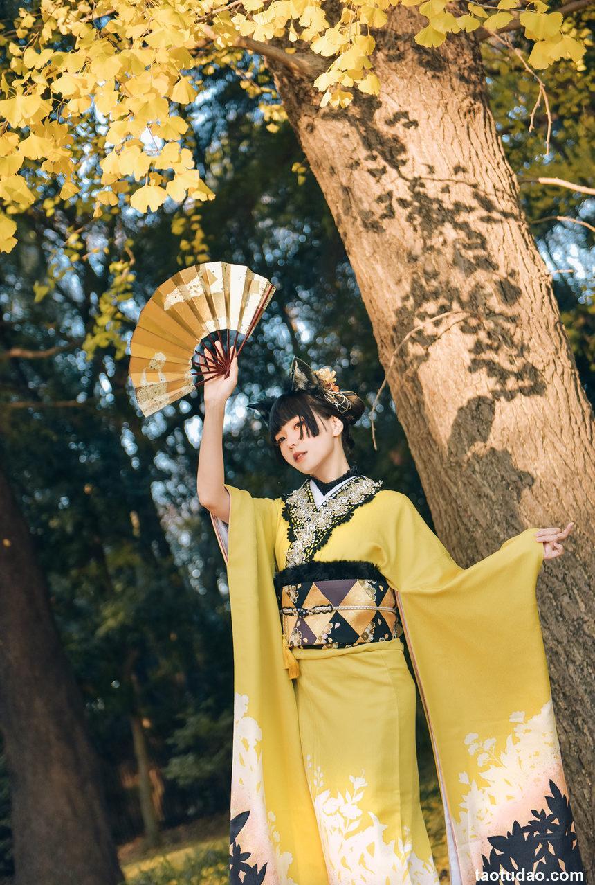 ElyEE子 –  2024年11月订阅 Ginkgo Black Cat銀杏黑貓 [24P+1V-108MB]