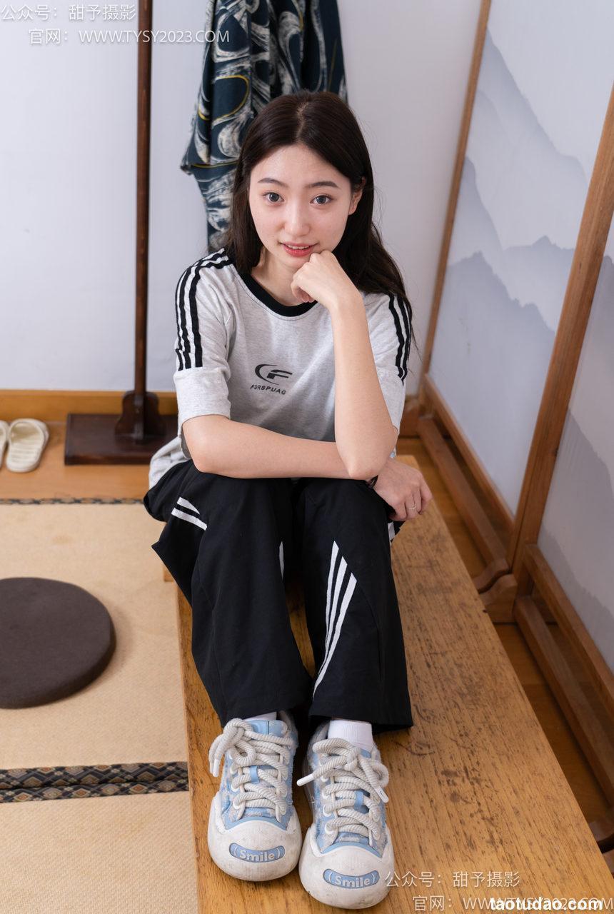 甜予摄影 NO.045 雪梨-帆布鞋、白棉袜、裸足[130P+2V／10.2GB]