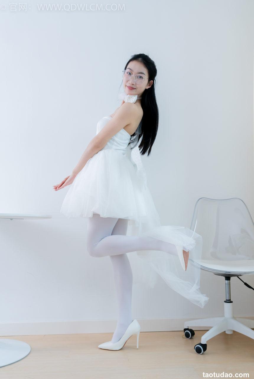 物恋传媒 NO.2233 小影-小影-高跟鞋、厚白丝[150P-1V-4.35G]