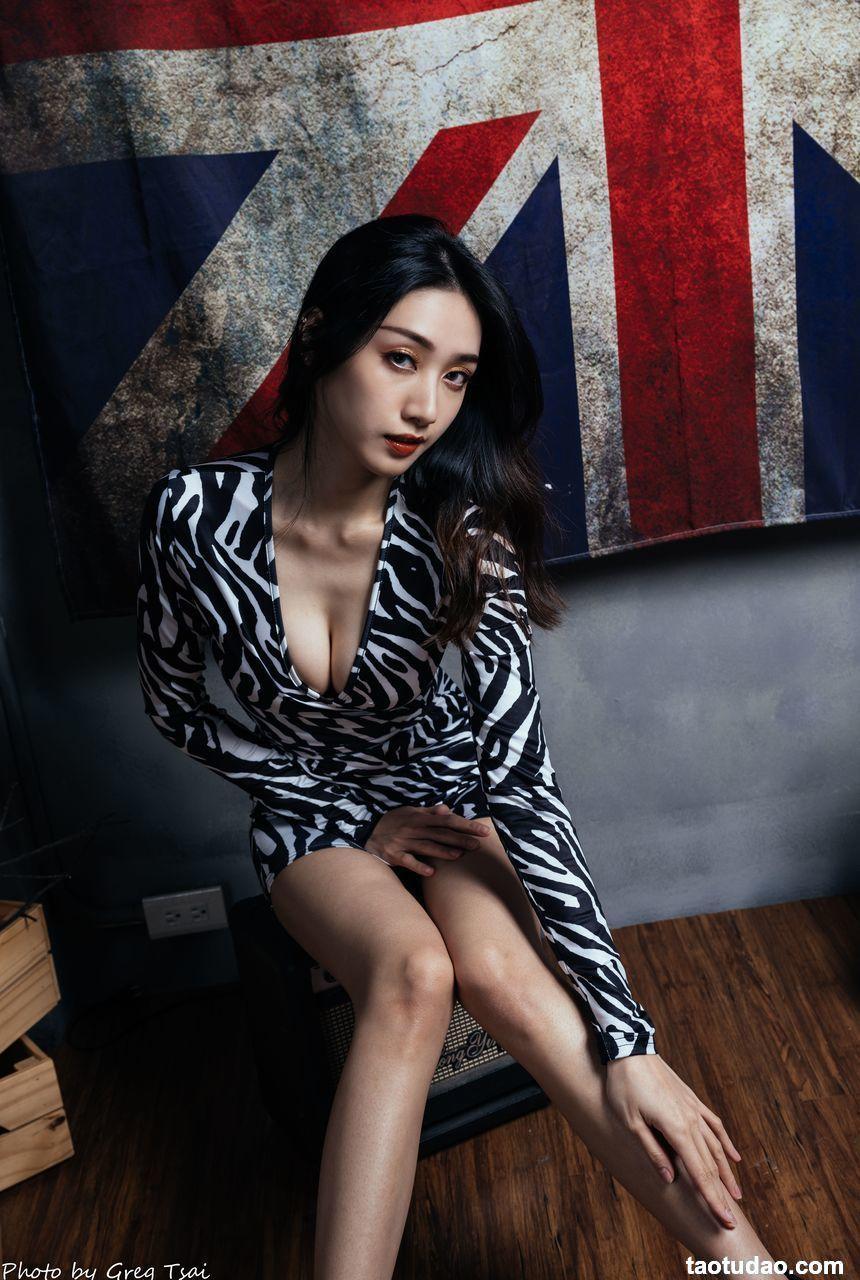 璟乐 - 条纹包臀裙 [73P-317MB]