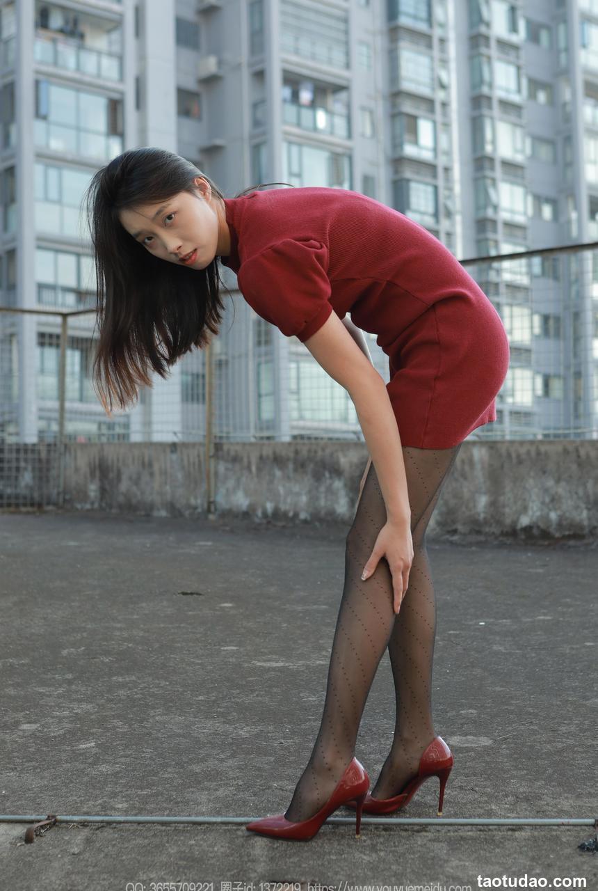 [IESS异思趣向] 2024.12.16 丝享家 1925 小九《黑色螺旋波点》[88P-126MB]