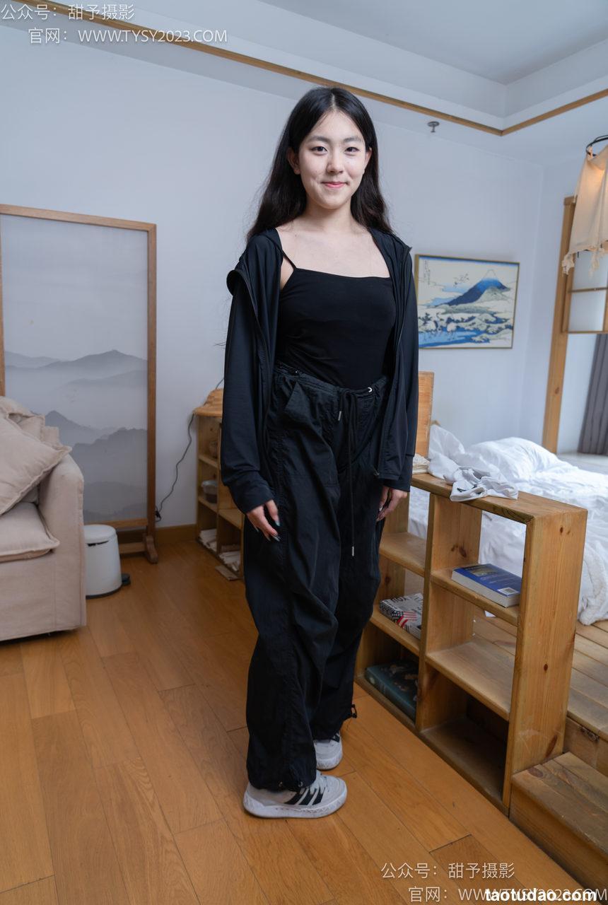 甜予摄影 NO.103 小云-板鞋、黑棉袜、裸足、剪指甲泡脚剧情[143P+2V／11.0GB]