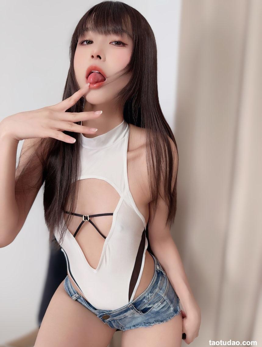 布丁大法 – 白丝足 [24P3V-148MB]