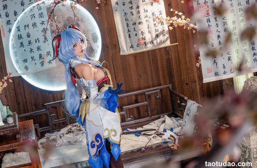 咬一口兔娘(Yiko湿润兔) –   循循守月 甘雨 [75P1V-1.92GB]