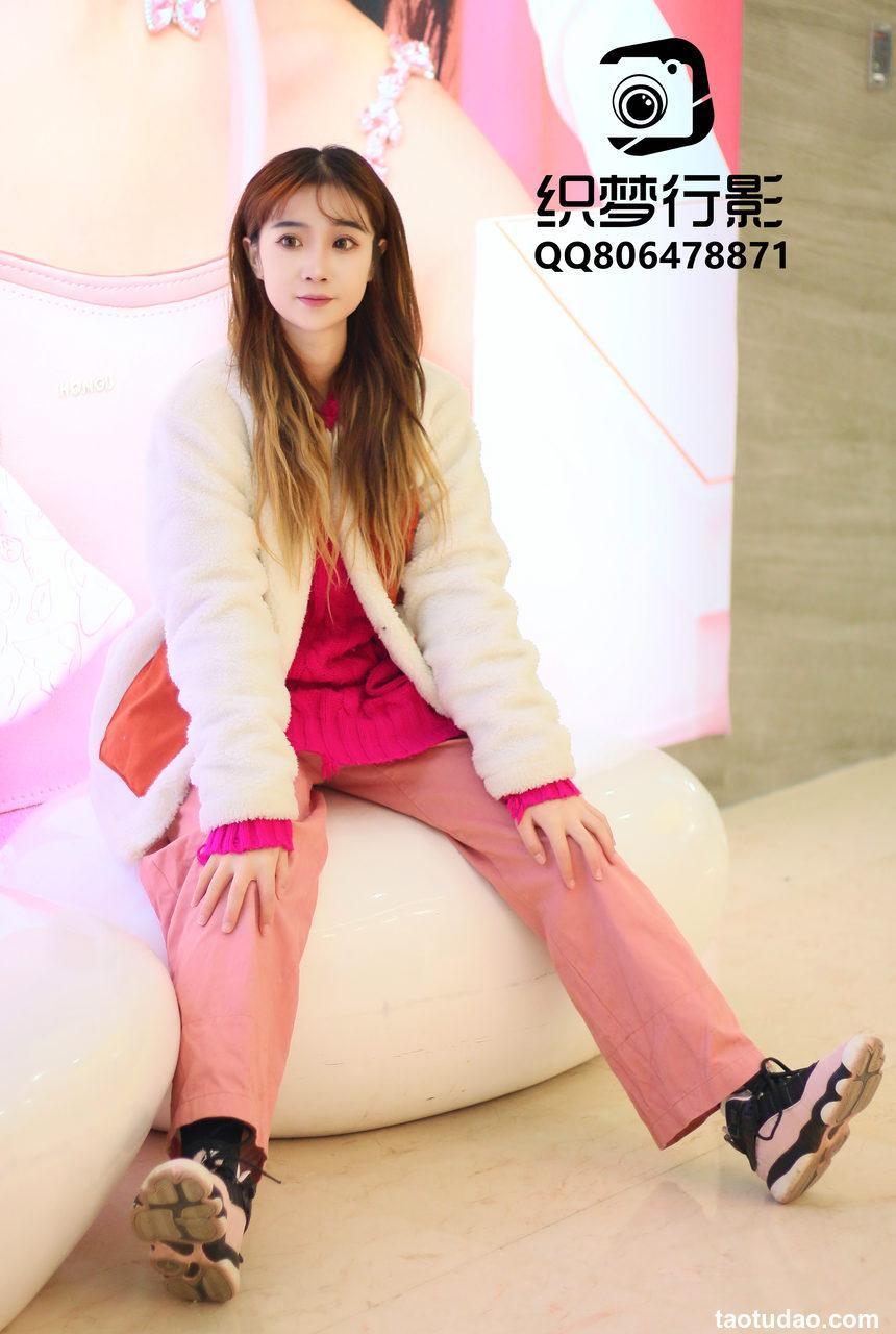 [织梦映像]NO.054 叱咤红人-商场多场景拍摄[311P+2V／14.3GB]