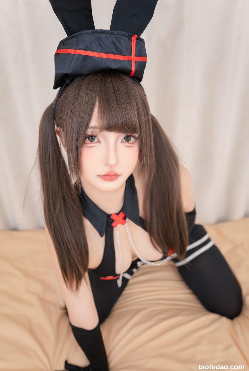 神楽坂真冬 – 黑兔护士 [75P+2V-261MB]