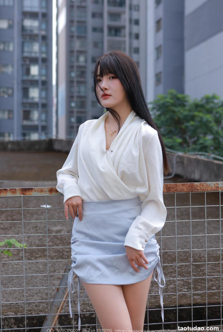 [IESS异思趣向] 2024.11.10 丝享家 1894 婉萍《蓝色短裙（下）》[89P-108MB]