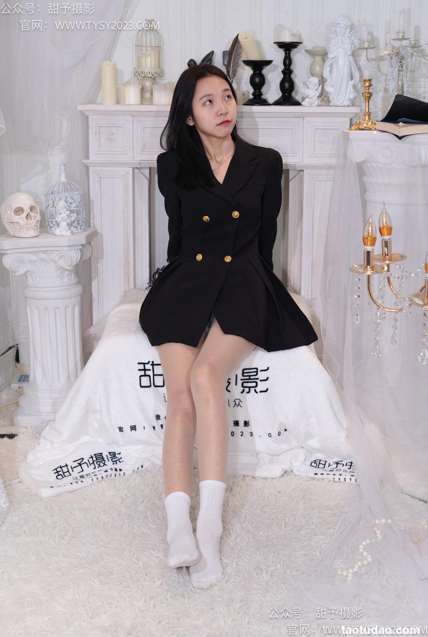 甜予摄影 NO.075 小桃-皮鞋、白棉袜、肉丝（脚尖加固款）[129P+2V／9.65GB]