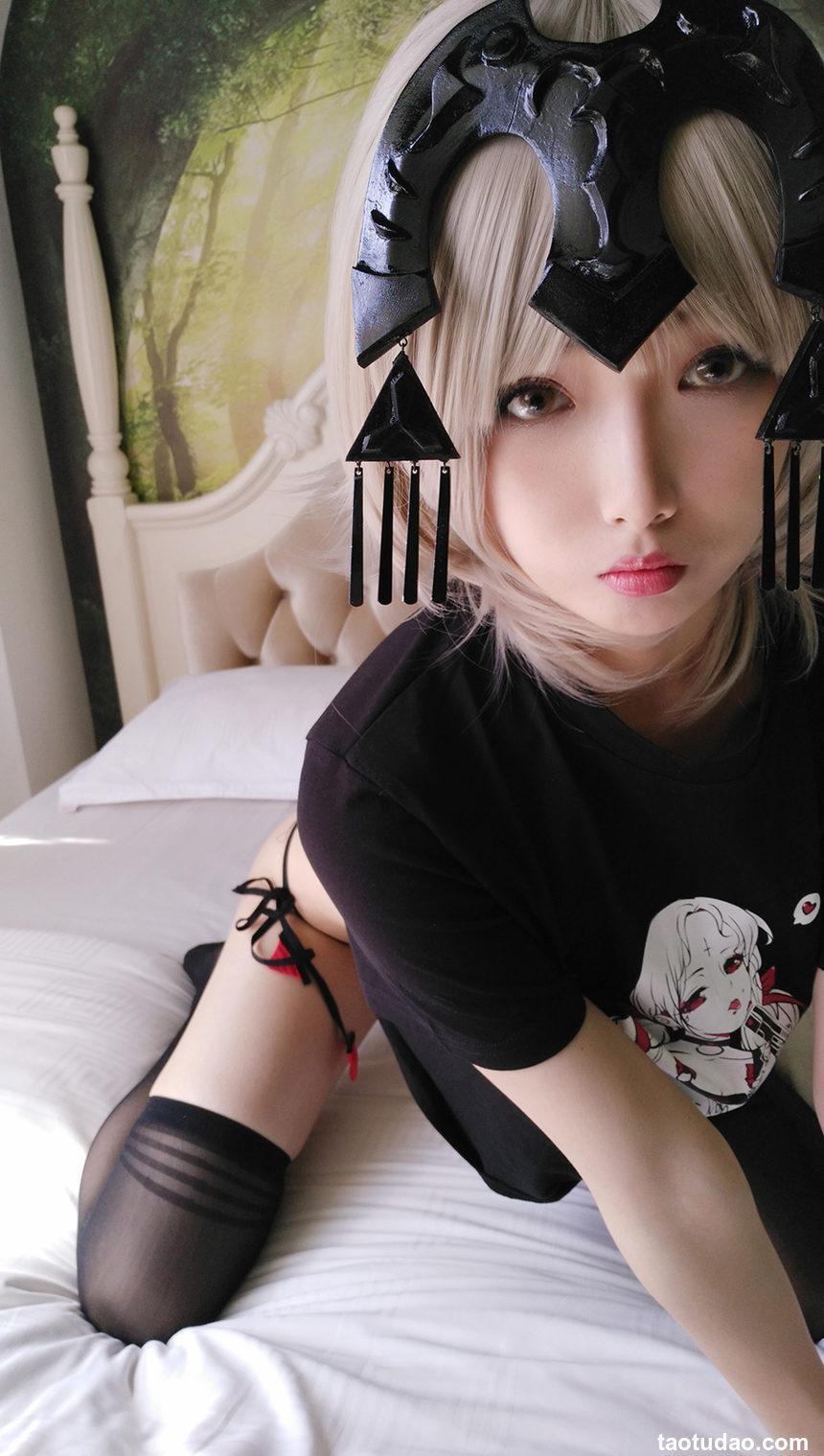 雯妹不讲道理 –  黑贞德穹妹[64P-107.7M]