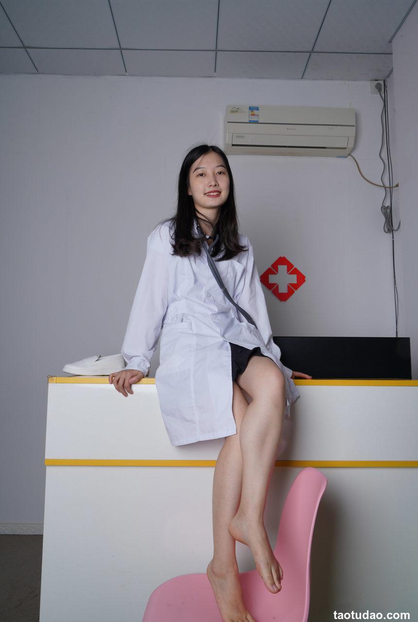 Pary摄影 NO.155 燕玲“医生”展示36码可爱小嫩脚 上集[61P／89MB]