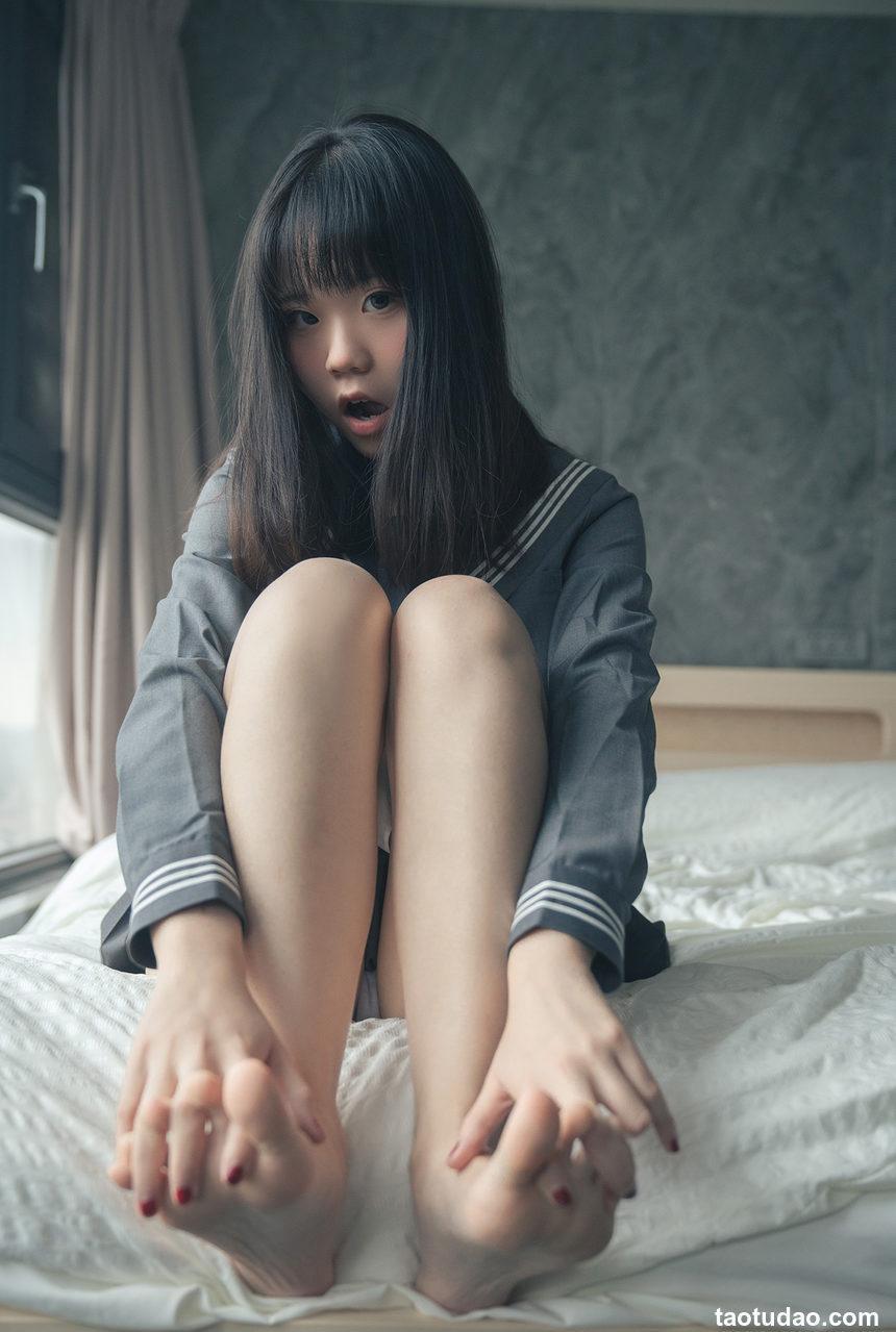 一只小栗奈-熊熊JK女友[212P+1V-527MB]