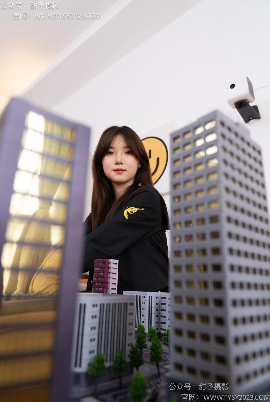 甜予摄影 NO.077 璇璇-JK制服、凉爽高跟鞋、嘿丝（脚尖透明款）、小人国剧情[128P+2V／10.6GB]