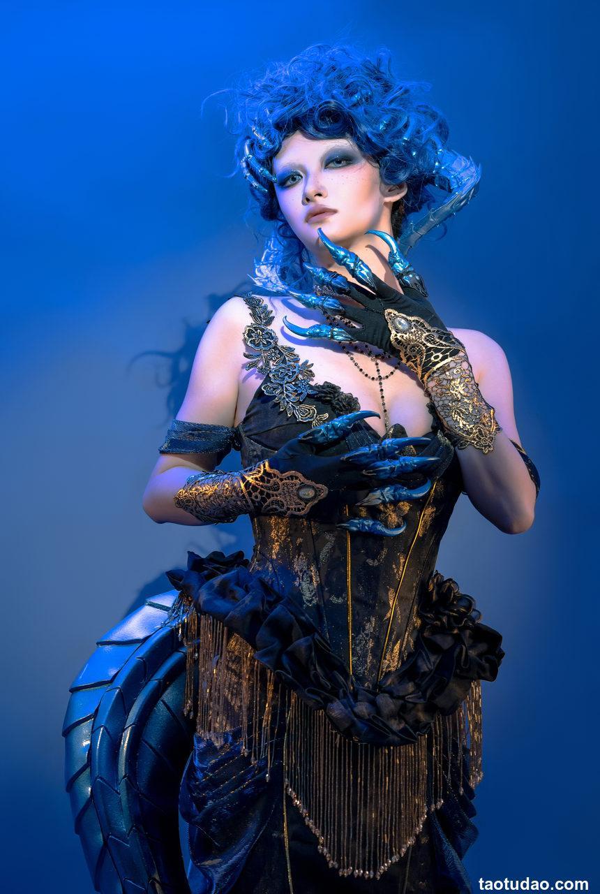 云溪溪 – 乌衣 艾玛斯·乌洛尔 [13P-182MB]