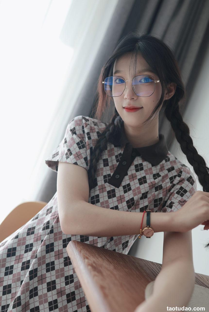 凡夫摄影 NO.0007 - 夏妹 板鞋白棉袜[207P+1V／3.46GB]