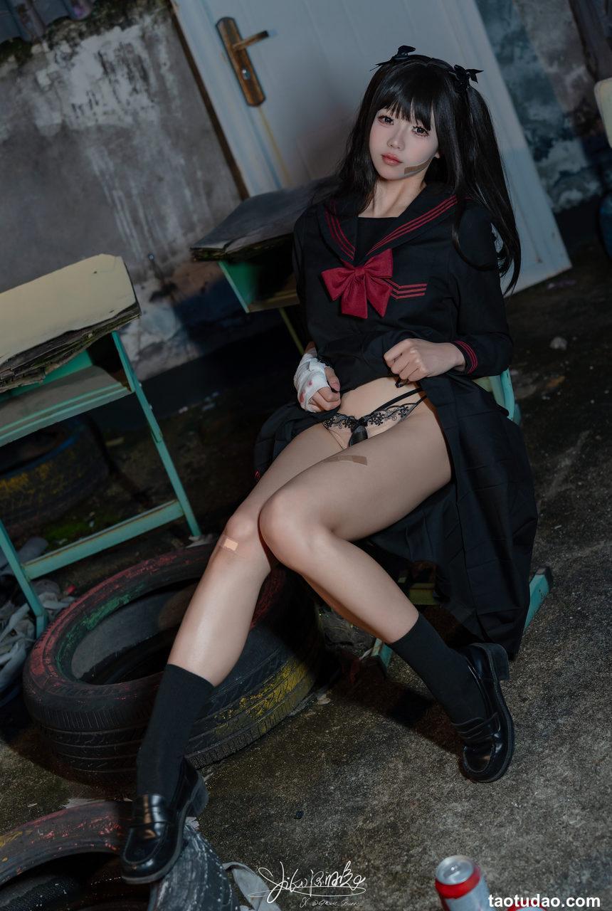 咬一口兔娘(Yiko湿润兔) –  不良女高 [73P+1V-1.79GB]