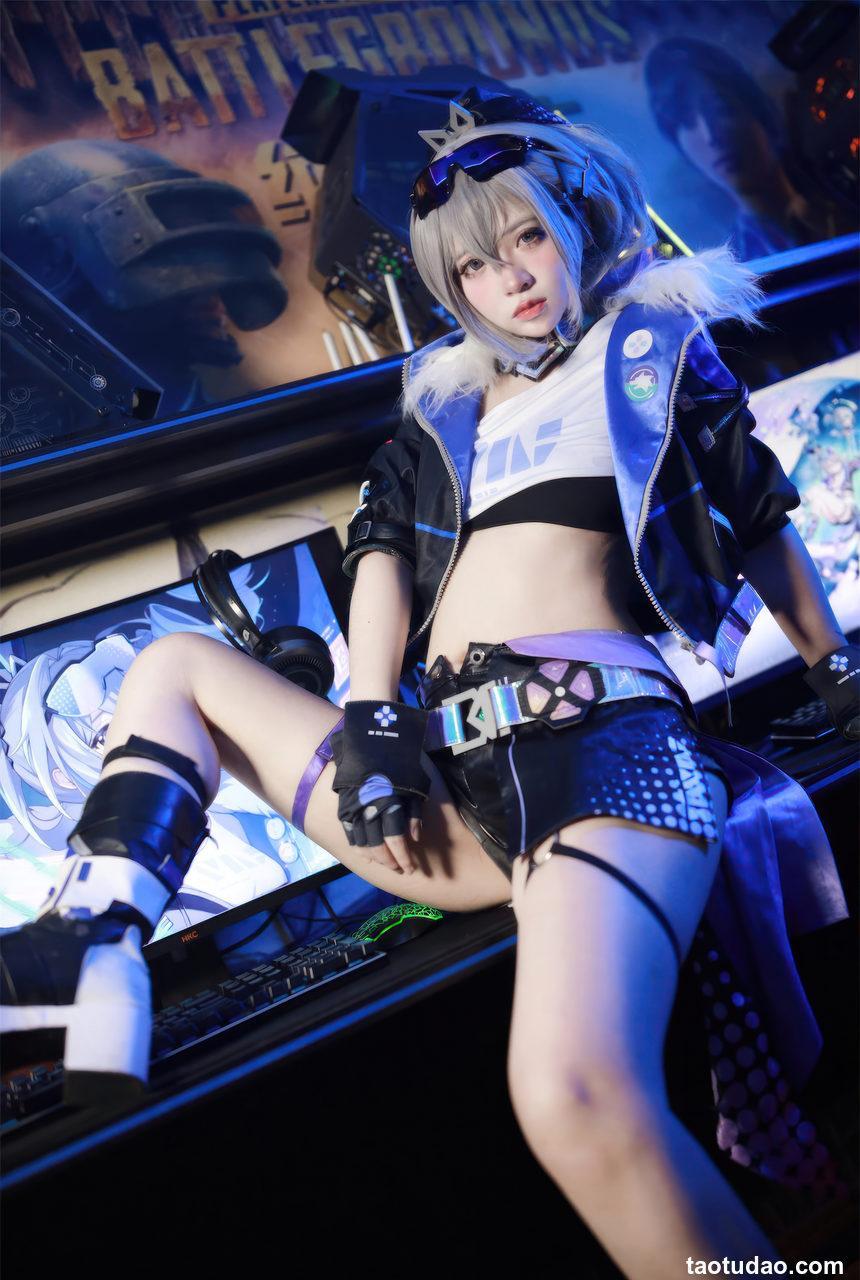 疯猫ss – 少女衣橱 银狼 [37P-311MB]