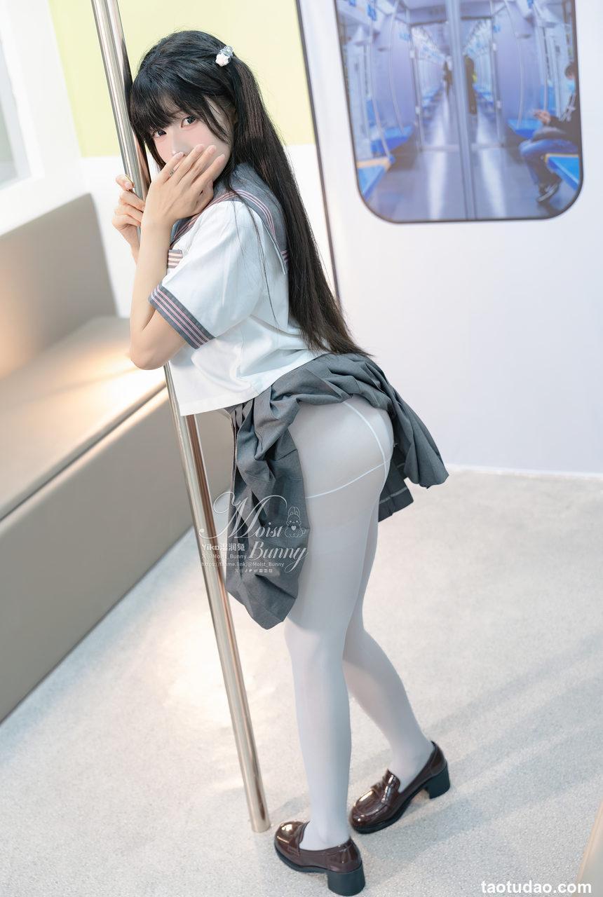 咬一口兔娘(Yiko湿润兔) – NO.203 十二月作品『地铁萌妹』[165P+1V-1.92G]