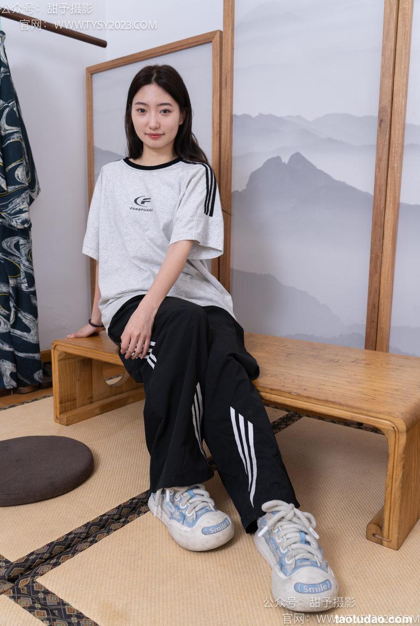 甜予摄影 NO.045 雪梨-帆布鞋、白棉袜、裸足[130P+2V／10.2GB]