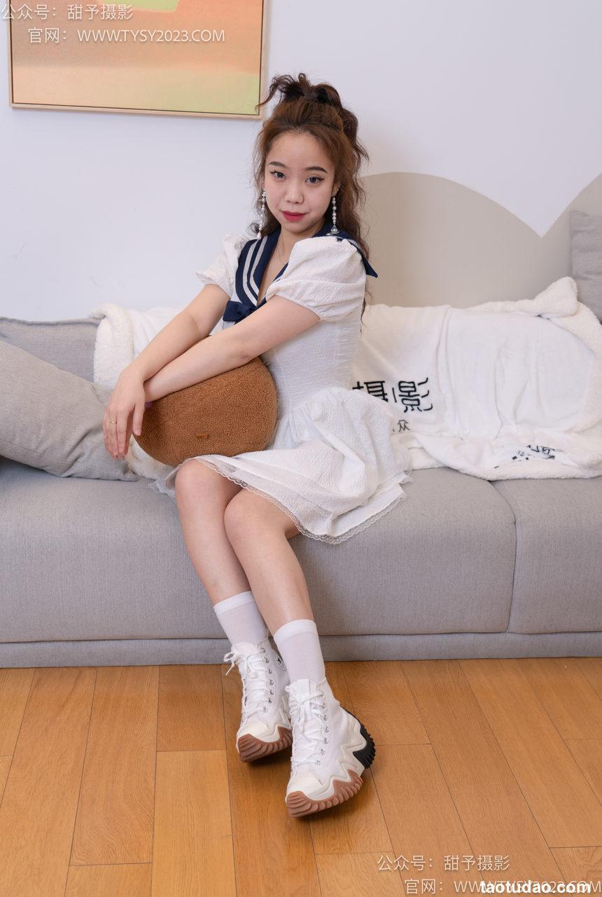 甜予摄影 NO.073 小语-运动鞋、白棉袜、裸足[131P+2V／9.87GB]