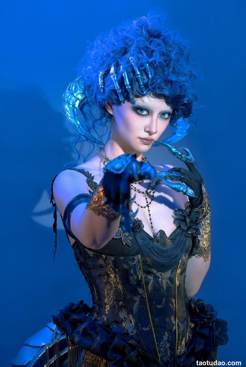 云溪溪 – 乌衣 艾玛斯·乌洛尔 [13P-182MB]