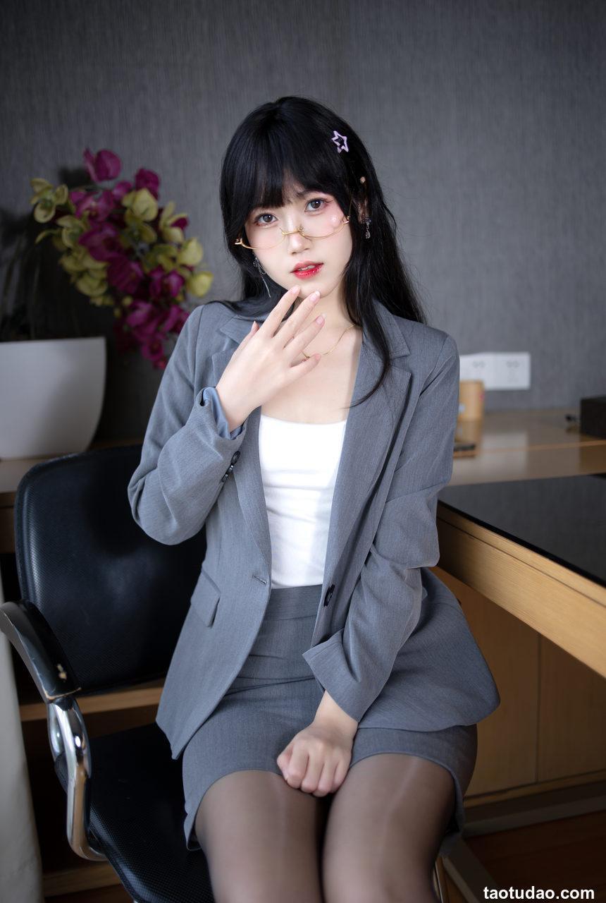 不呆猫 – OL 顶头上司[91P-1V-1.42G]