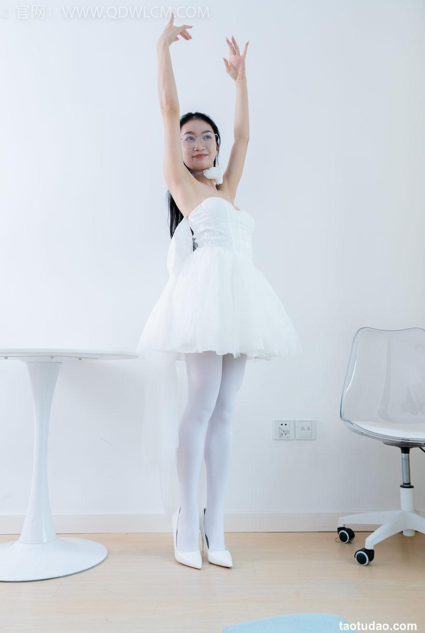 物恋传媒 NO.2233 小影-小影-高跟鞋、厚白丝[150P-1V-4.35G]