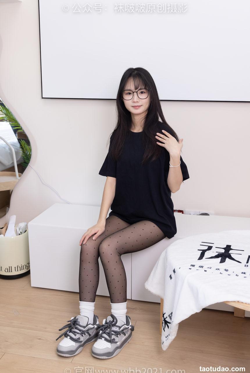 [BoBoSocks袜啵啵]NO.418 甜甜圈-板鞋、白棉袜、波点黑丝[145P+1V／5.87GB]