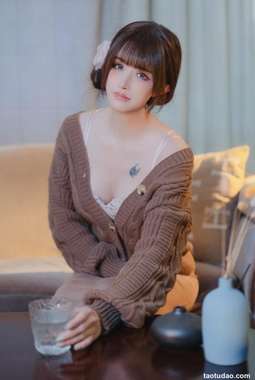 鹿八岁 - 无法拒绝的要挟 [222P+1V-1.21GB]