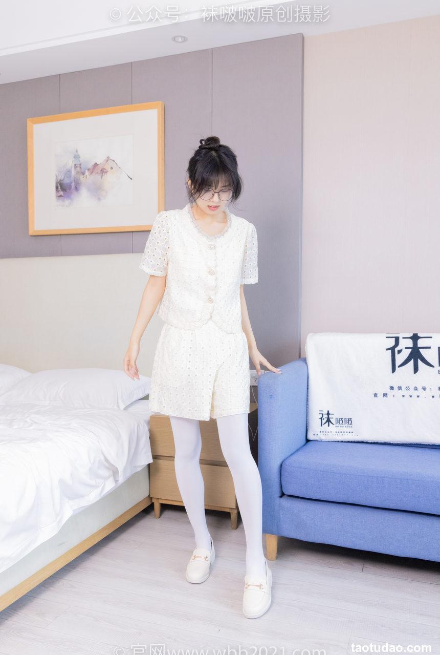 [BoBoSocks袜啵啵]NO.421 奶油-皮鞋、厚白丝、瑜伽动作时老头乐挠脚剧情[140P+1V／6.20GB]