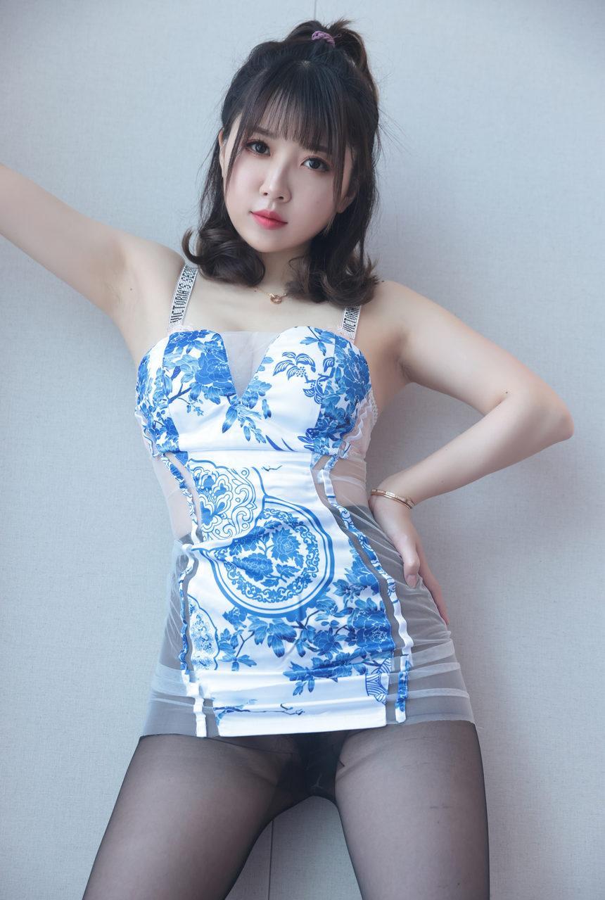 小女巫露娜  最新团订写真 蓝色妖姬 无内黑丝换灰丝