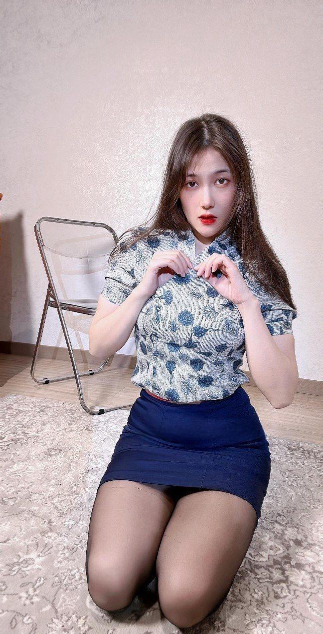 可可西yyy - 空姐黑丝美腿[34P+1V-95MB]