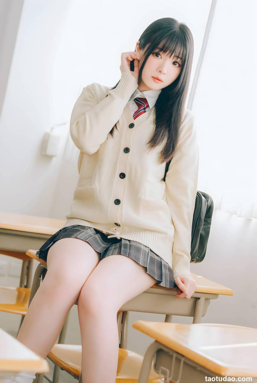 霜月shimo –  DL版写真集 魅魔[124P+1V-362.6M]