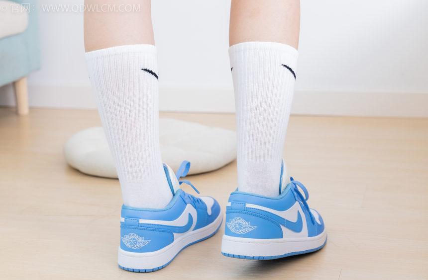 物恋传媒 No.2080 泡泡-荷风微摆的衣角 [150P1V-4.17GB]