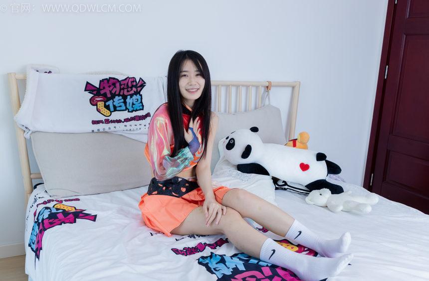 物恋传媒 No.2050 菜菜-枫叶黄 [150P1V-4.50GB]