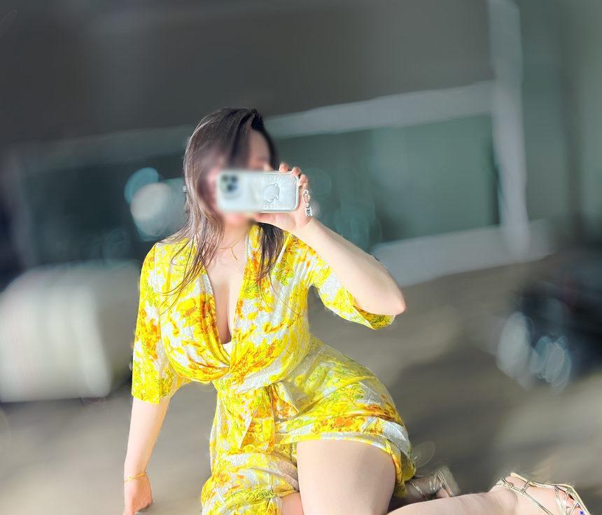 MIYA - 黄色战袍 [11P-50MB]