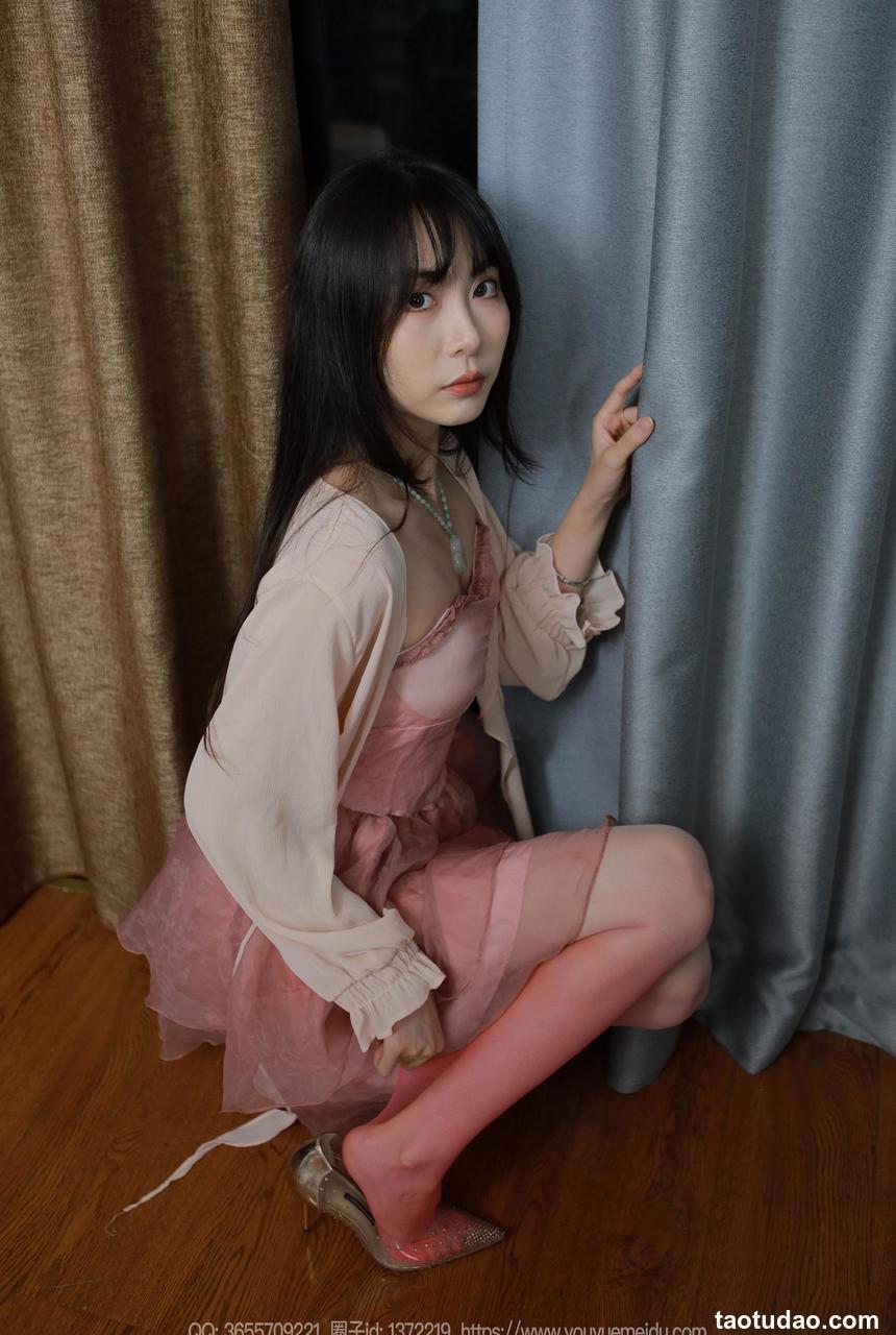 [IESS异思趣向] 2024.08.04 丝享家 1811 团团《粉白渐变（上）》[81P-82.3M]