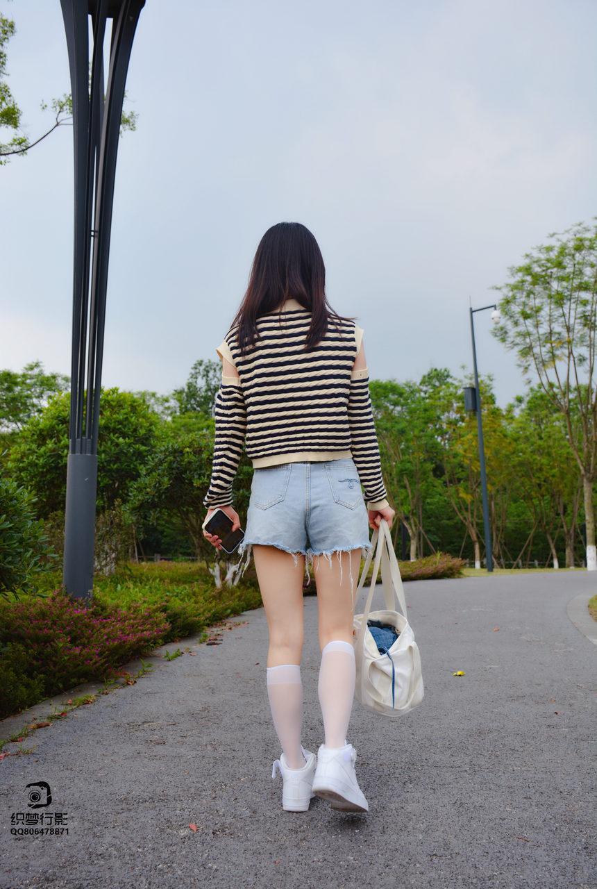 [织梦映像]NO.043 草地白丝[70P+1V／2.26GB]