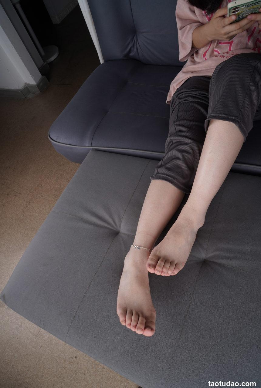 Pary摄影 NO.153 新模小美女炜玲展示36码超白小脚[103P／376MB]